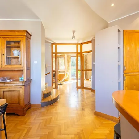 Family With A Beautiful Garden In Great Location By Renters * Σόποτ